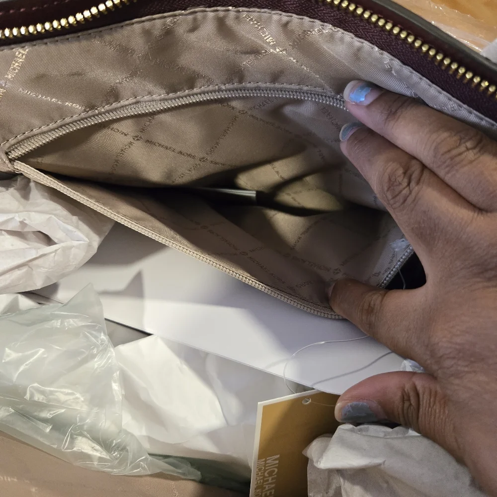 Michael Kors Avril Extra-Large Leather and Suede Tote Bag Red - Picture 12 of 12